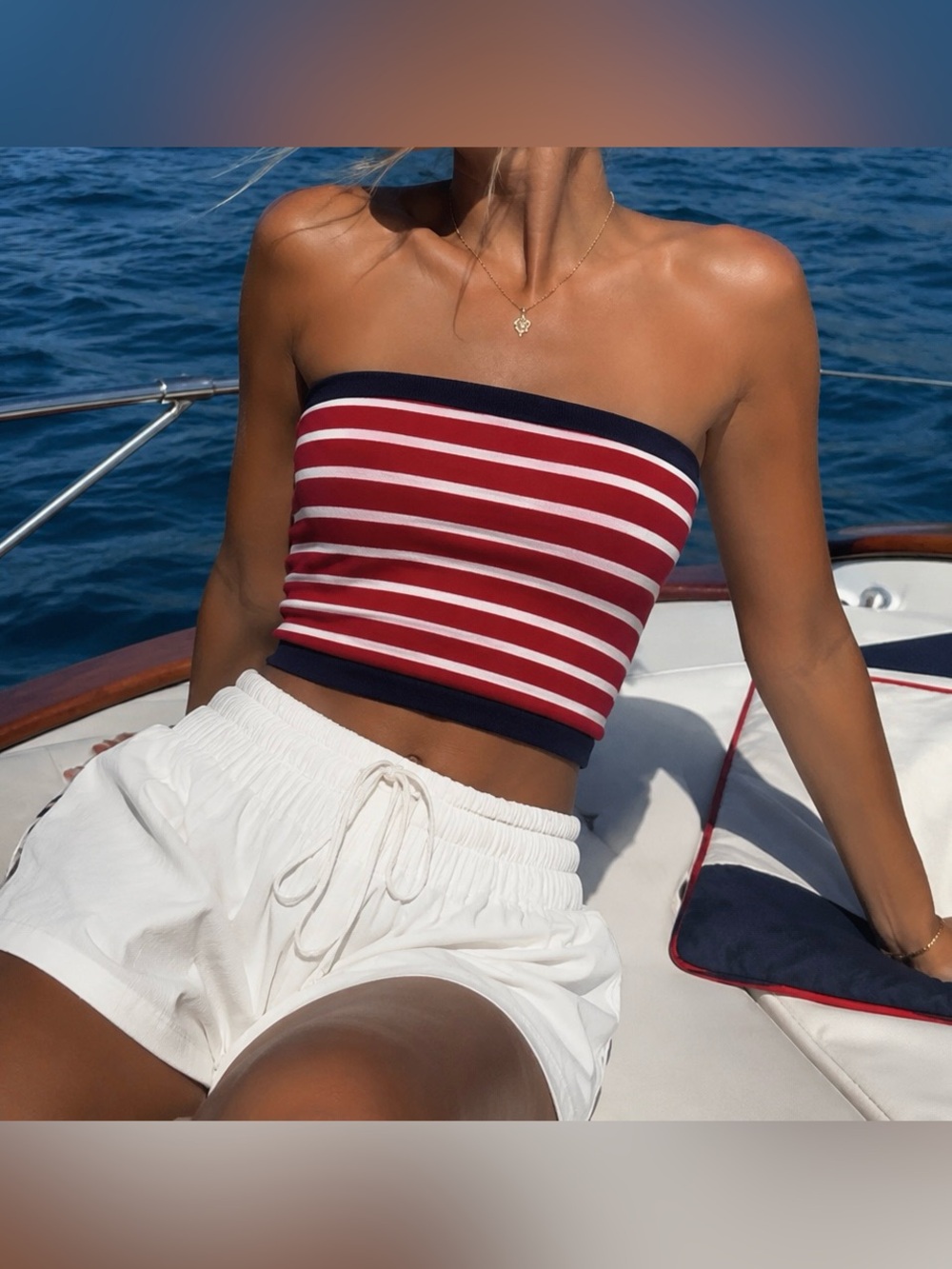 Medium Women’s Heart & Hips Red, White & Navy Striped Tube Crop Top, Like New